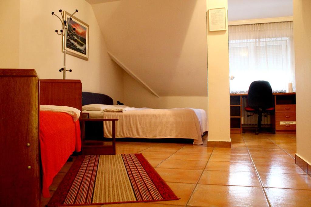 Domin Osijek Hotel Стая снимка