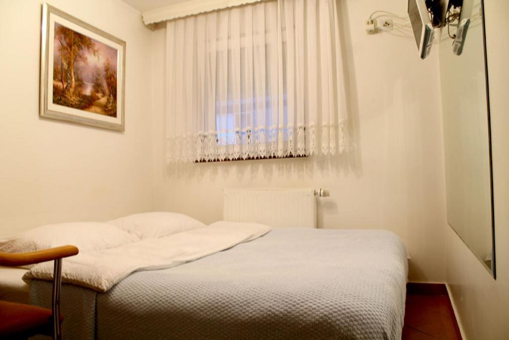Domin Osijek Hotel Стая снимка
