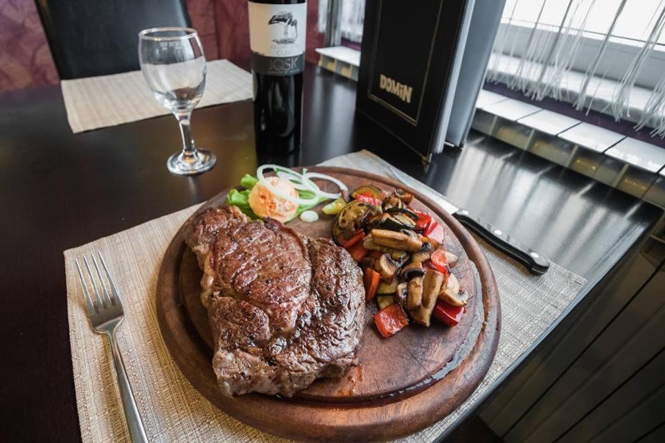 Domin Osijek Hotel Екстериор снимка